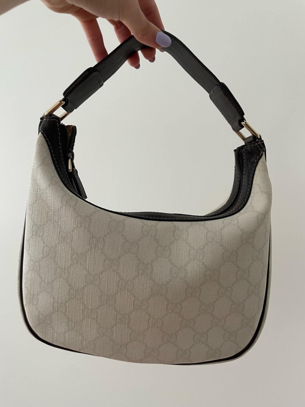 Authentic Vintage Gucci GG Supreme PVC Leather Ivory Crescent Shoulder Bag